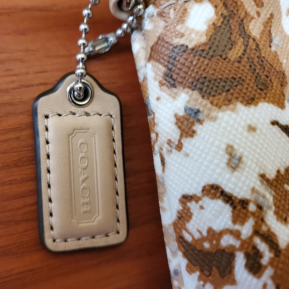 Coach Wristlet - Picture 8 of 8